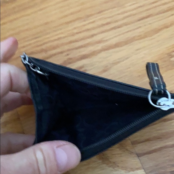Coach very small change purse with keychain - Picture 2 of 3
